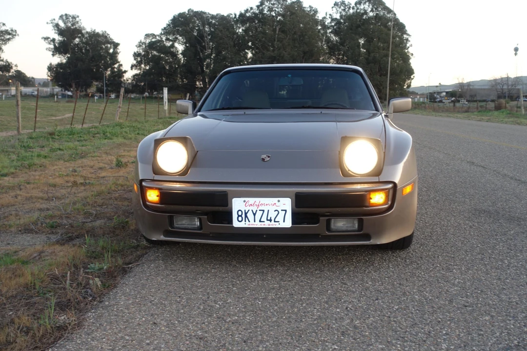 1984 Porsche 944 - Image 9 of 31