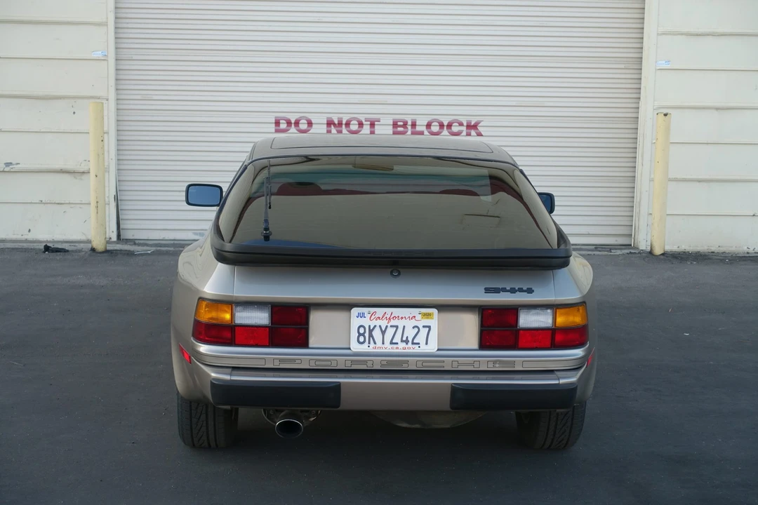 1984 Porsche 944 - Image 13 of 31