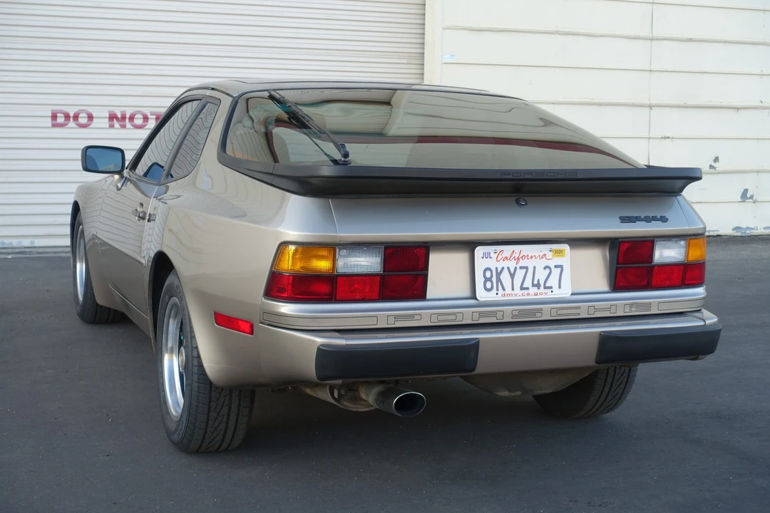 1984 Porsche 944 - Image 12 of 31