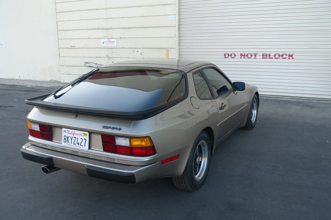 1984 Porsche 944 - Image 16 of 31