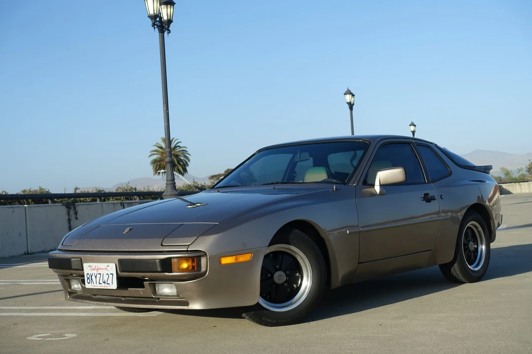 1984 Porsche 944 - Image 28 of 31