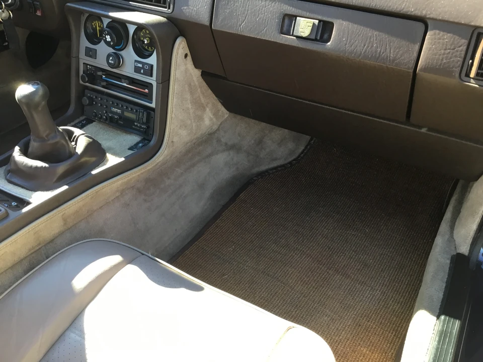 1984 Porsche 944 - Image 19 of 31