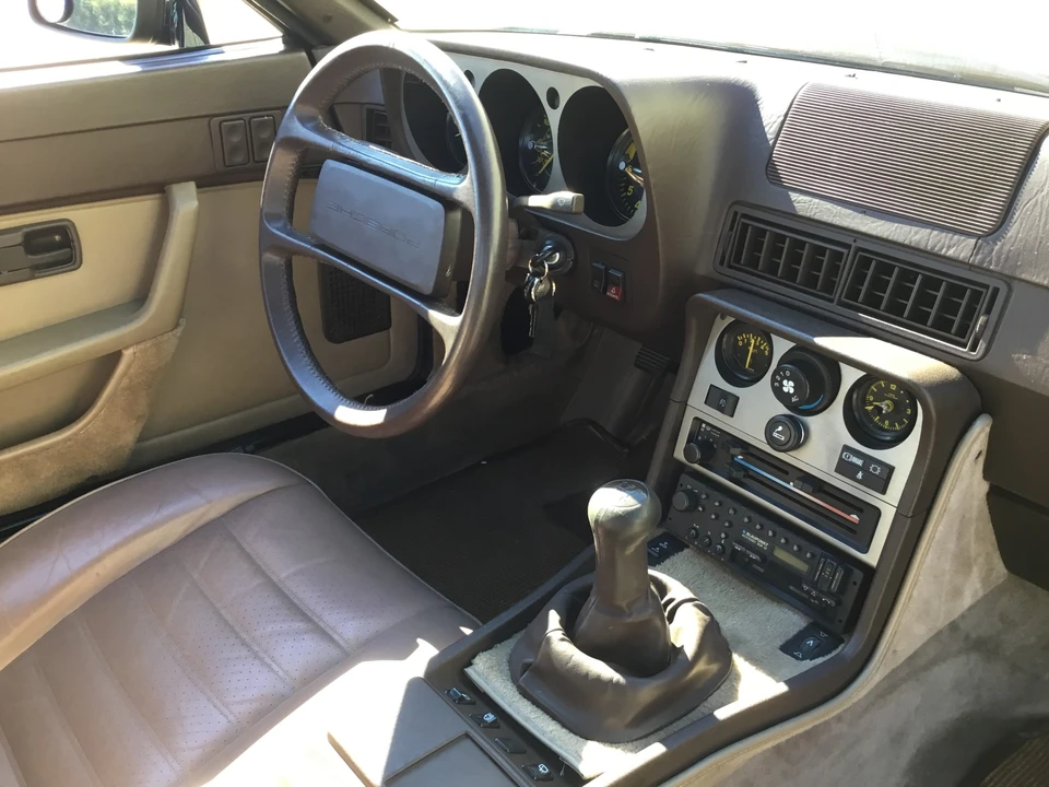 1984 Porsche 944 - Image 16 of 31