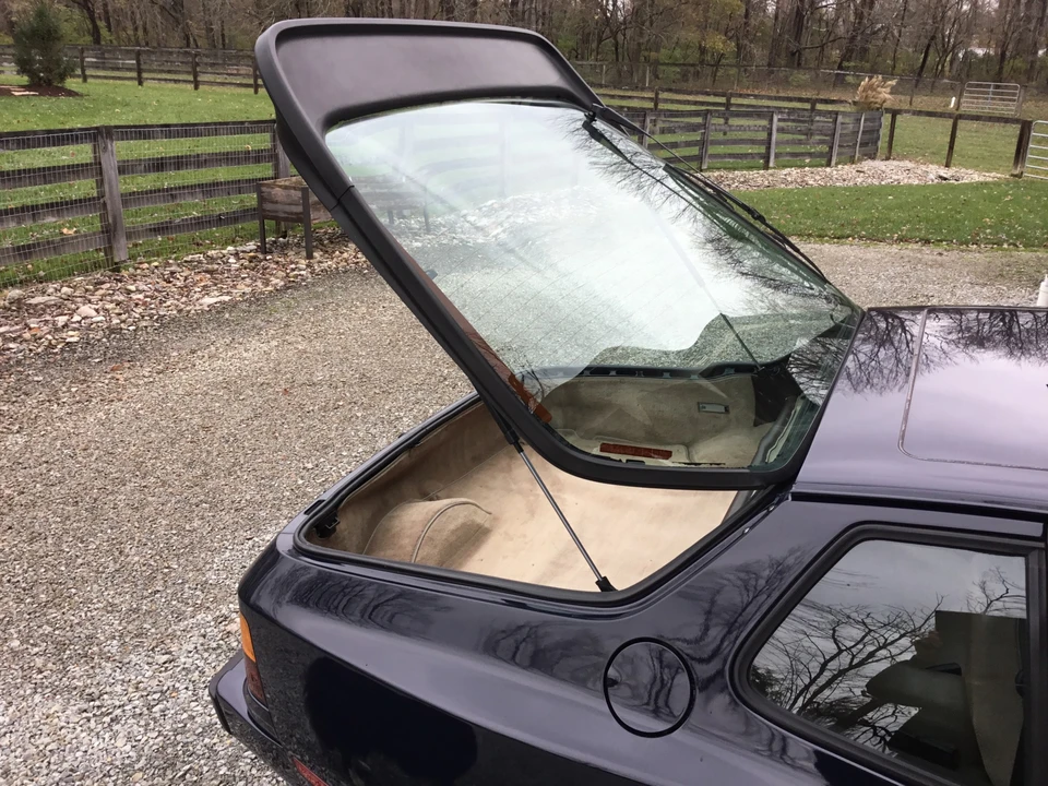 1984 Porsche 944 - Image 9 of 31