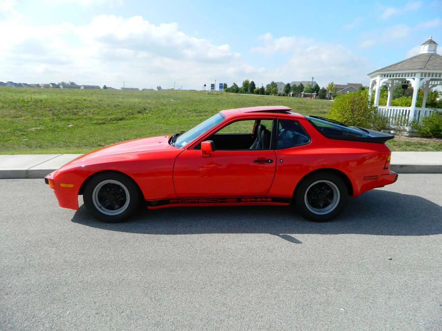 1984 Porsche 944 - Image 2 of 7