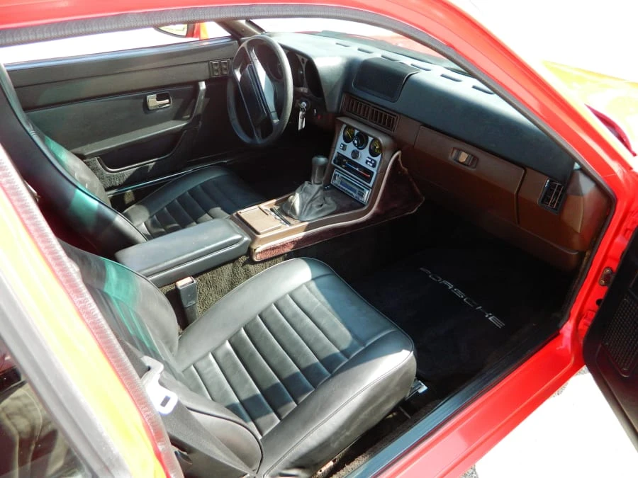 1984 Porsche 944 - Image 5 of 7