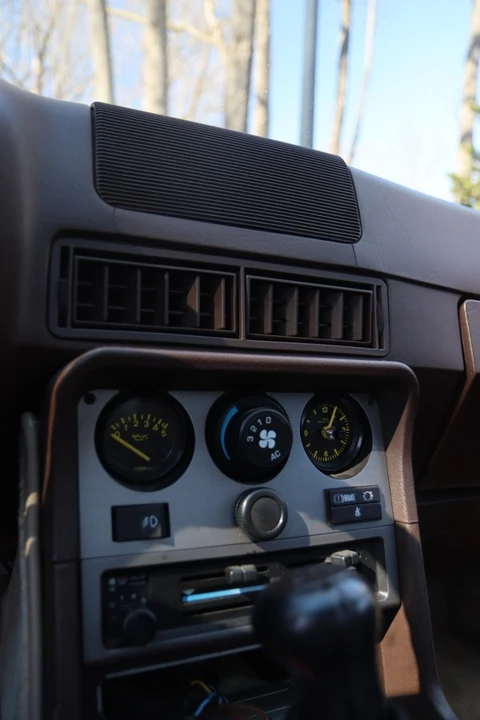 1984 Porsche 944 - Image 10 of 14