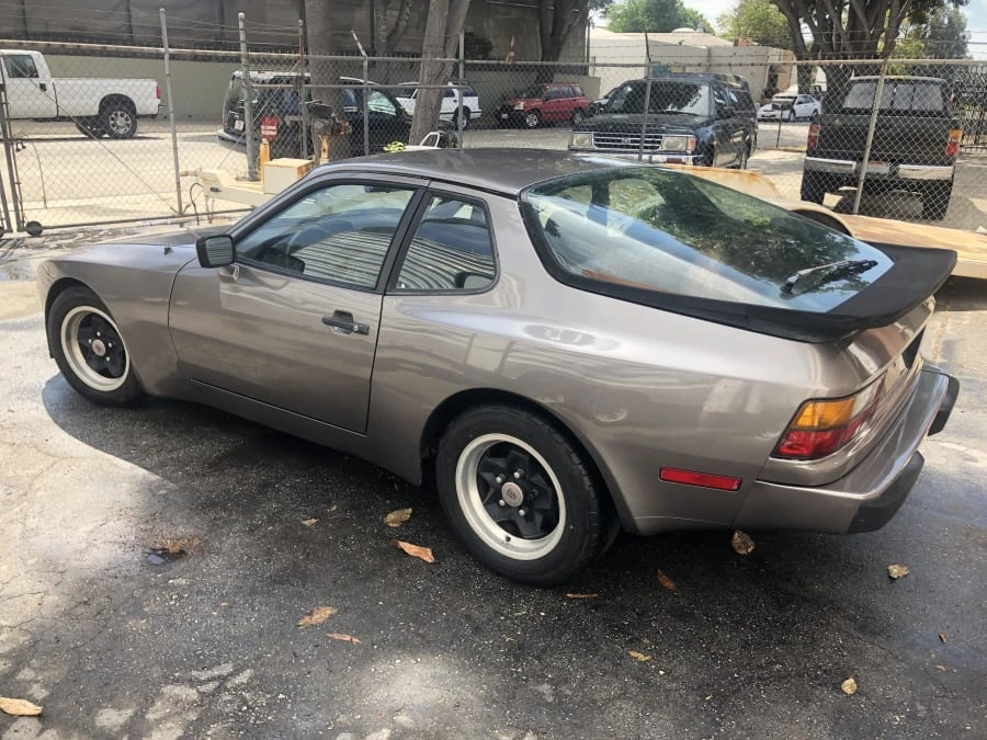 1984 Porsche 944 - Image 2 of 8