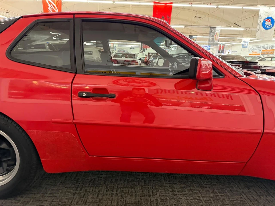 1984 Porsche 944 - Image 26 of 31