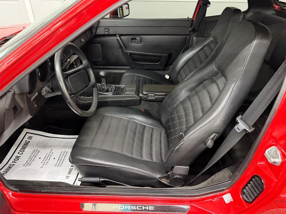1984 Porsche 944 - Image 29 of 31