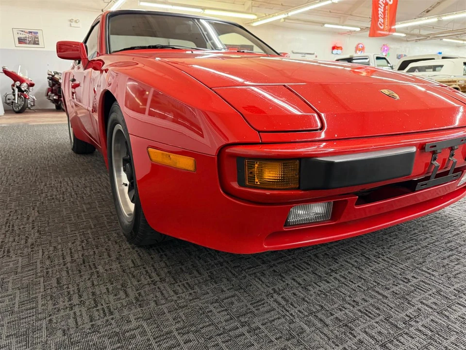 1984 Porsche 944 - Image 12 of 31