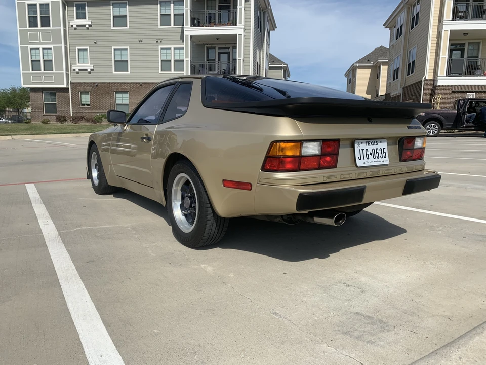 1984 Porsche 944 - Image 19 of 31