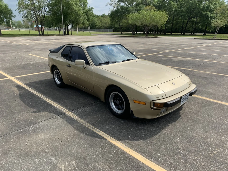 1984 Porsche 944 - Image 9 of 31
