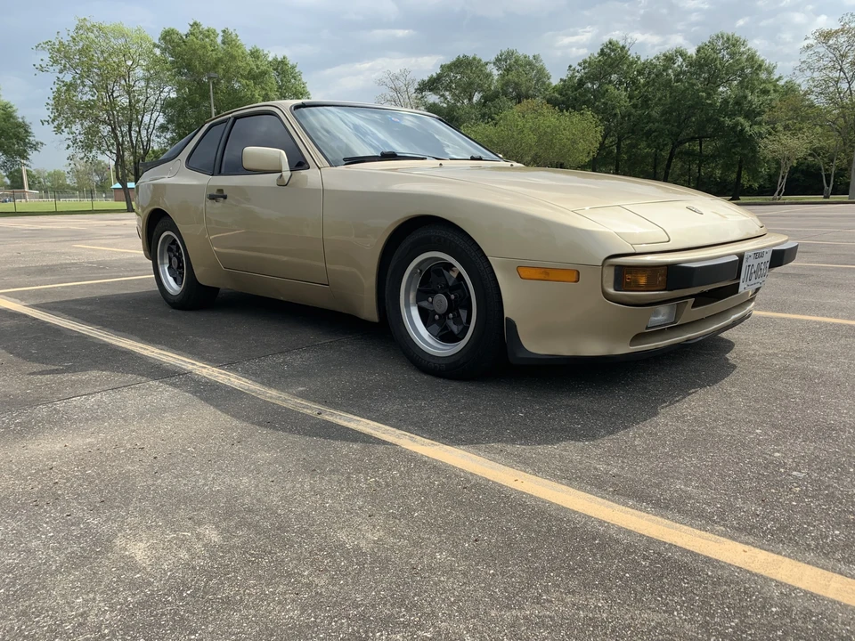1984 Porsche 944 - Image 11 of 31