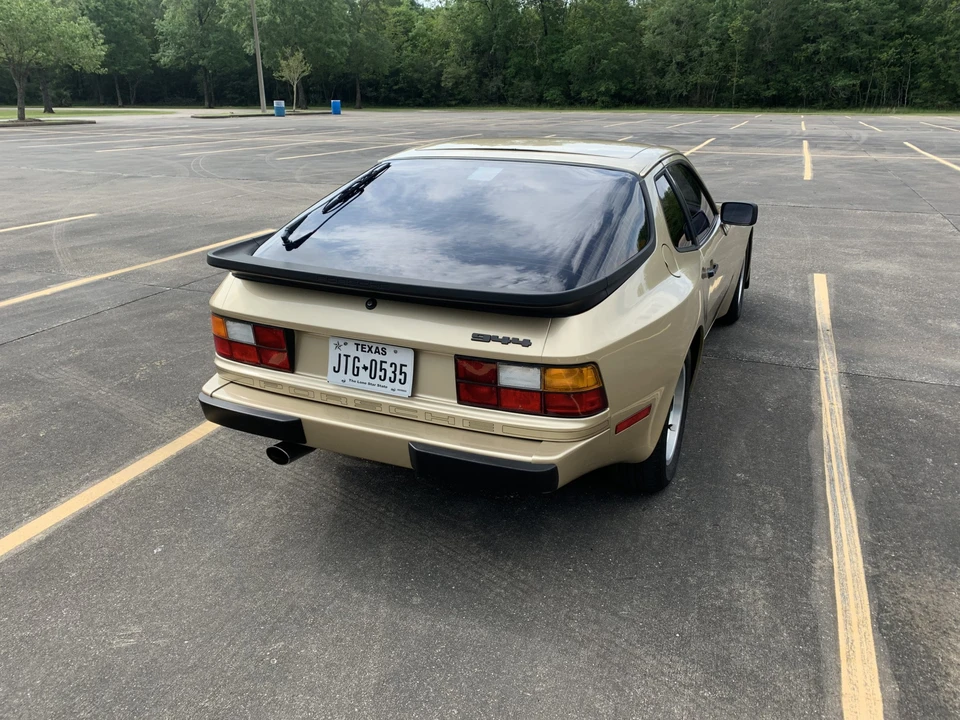 1984 Porsche 944 - Image 14 of 31