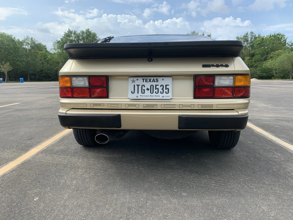 1984 Porsche 944 - Image 16 of 31