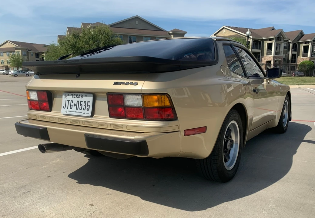 1984 Porsche 944 - Image 15 of 31