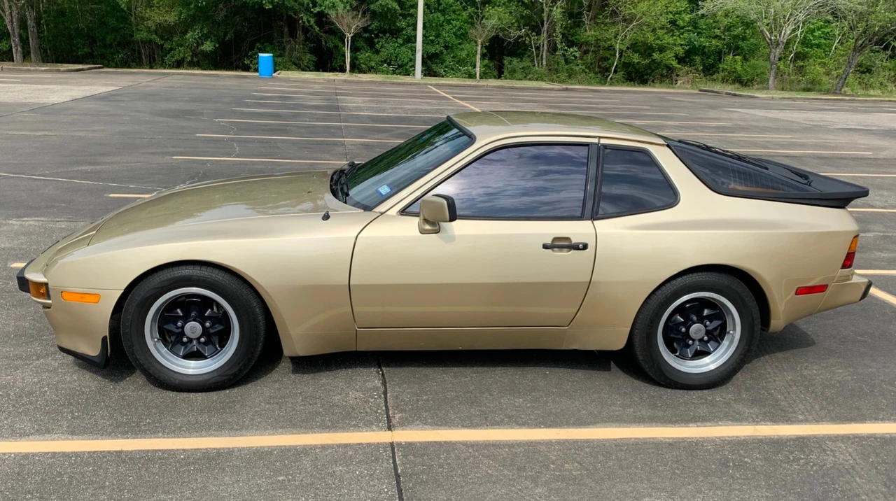 1984 Porsche 944 - Image 21 of 31