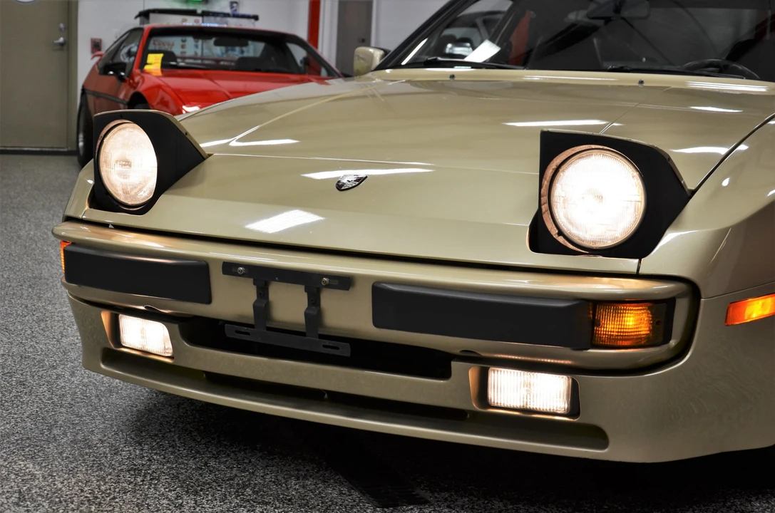 1984 Porsche 944 - Image 11 of 31