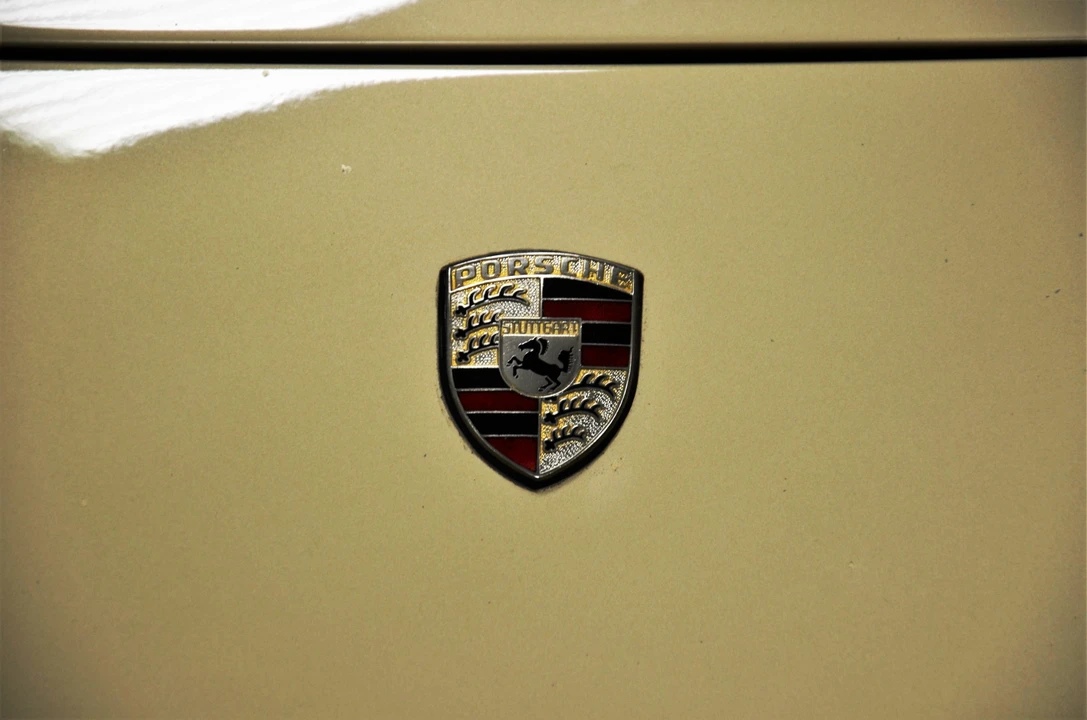 1984 Porsche 944 - Image 13 of 31