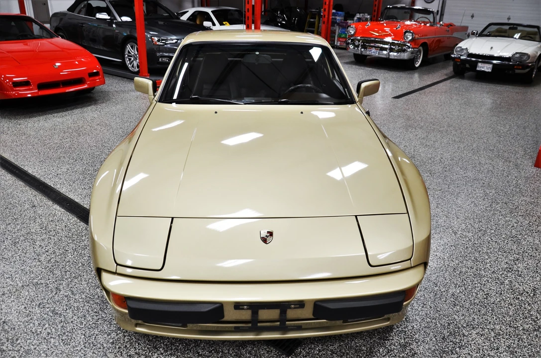 1984 Porsche 944 - Image 5 of 31