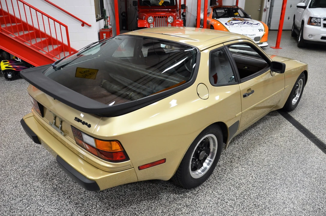1984 Porsche 944 - Image 28 of 31
