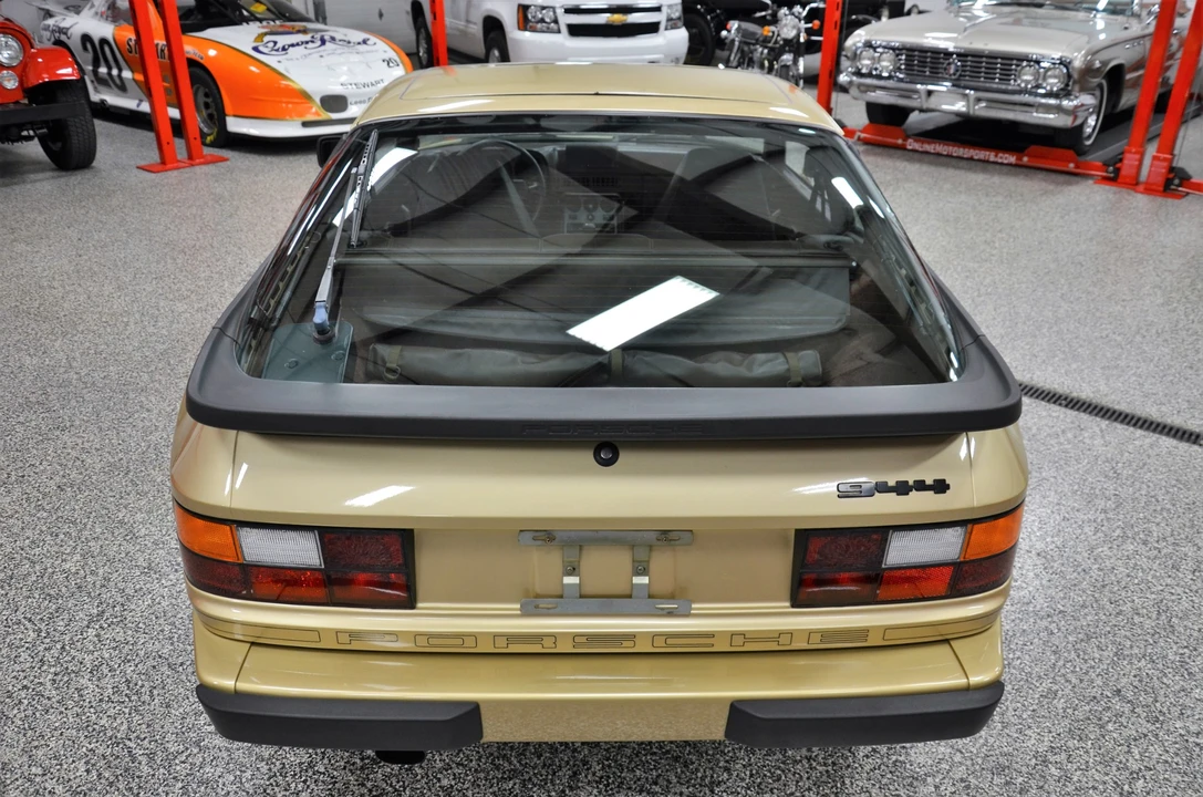 1984 Porsche 944 - Image 29 of 31