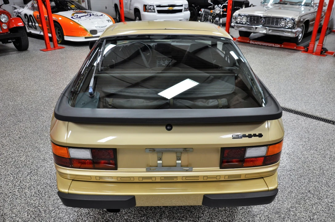 1984 Porsche 944 - Image 30 of 31