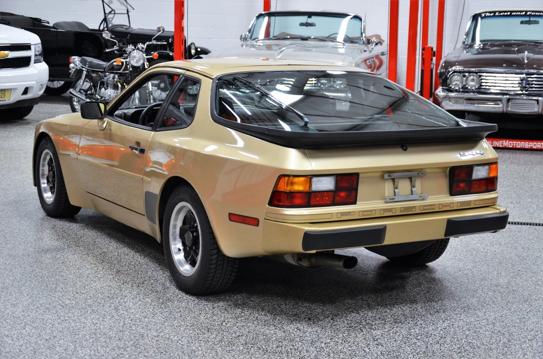 1984 Porsche 944 - Image 21 of 31