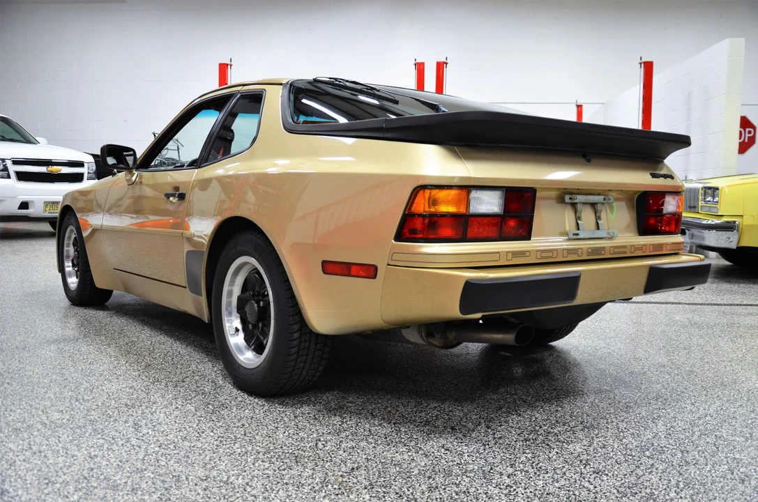 1984 Porsche 944 - Image 22 of 31
