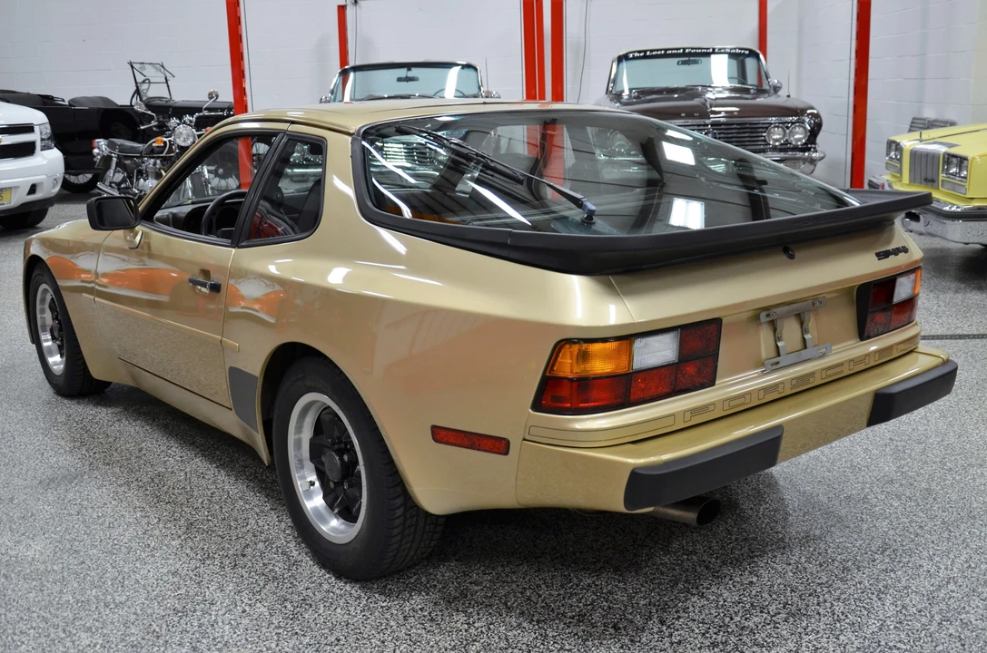 1984 Porsche 944 - Image 23 of 31