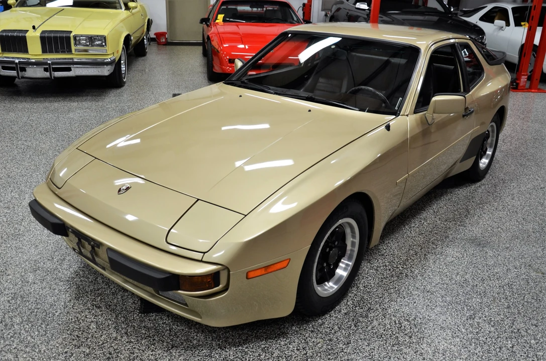 1984 Porsche 944 - Image 3 of 31