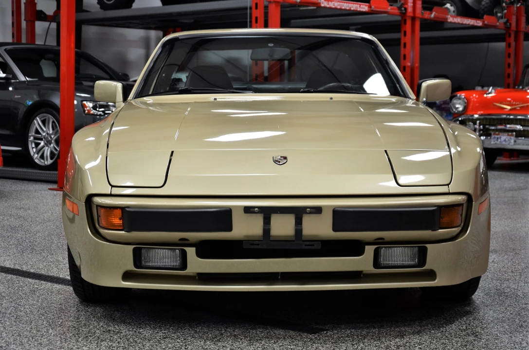 1984 Porsche 944 - Image 7 of 31