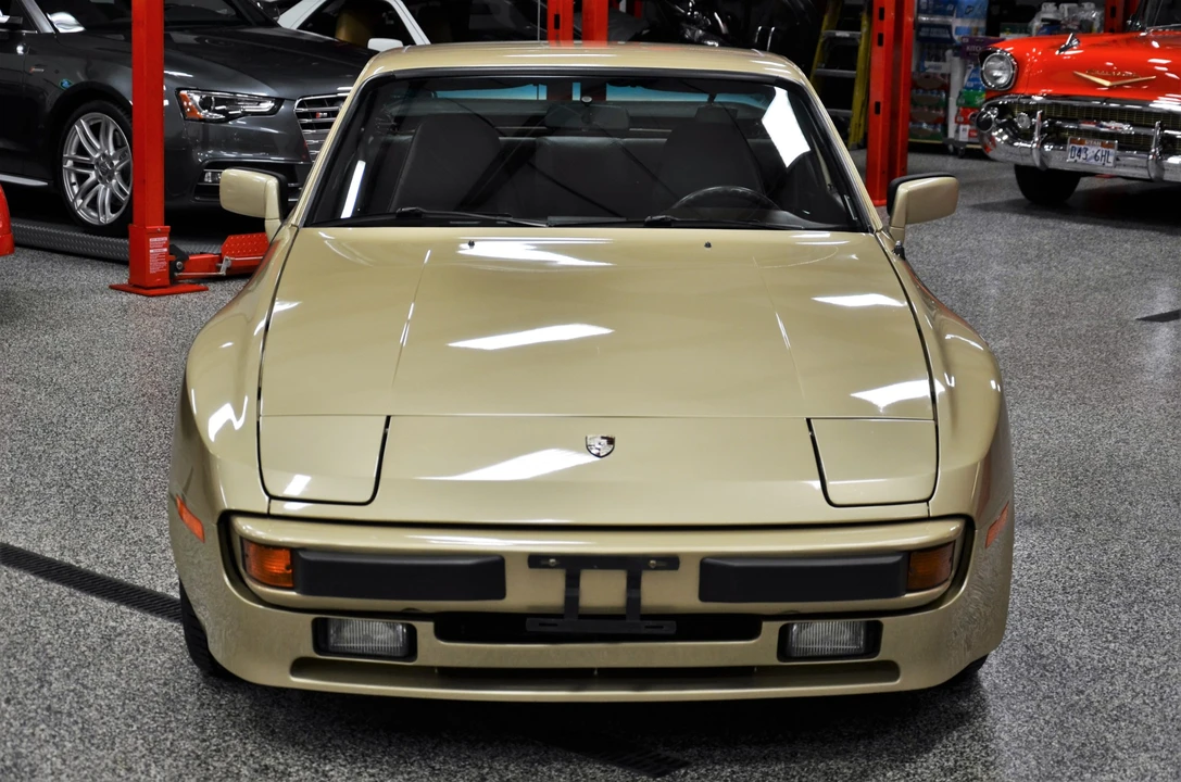 1984 Porsche 944 - Image 6 of 31