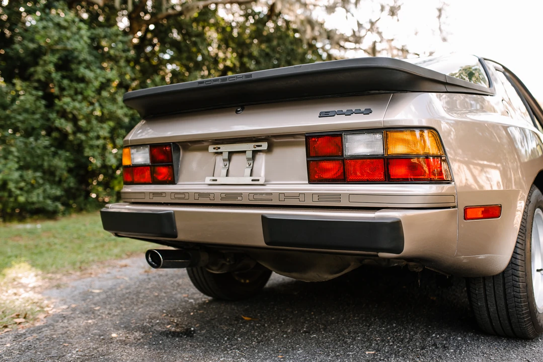 1984 Porsche 944 - Image 12 of 31