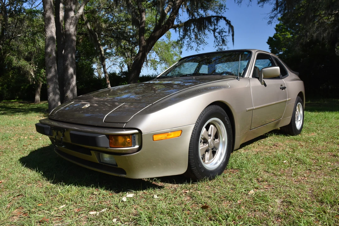 1984 Porsche 944 - Image 8 of 31