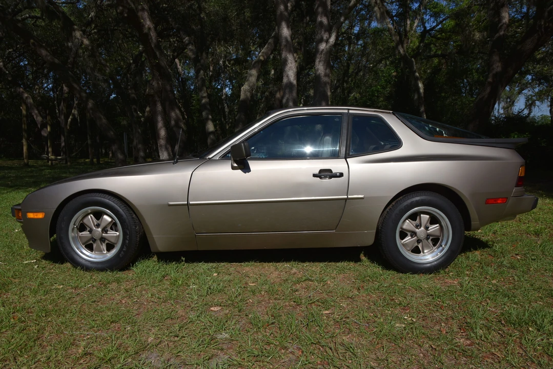 1984 Porsche 944 - Image 11 of 31