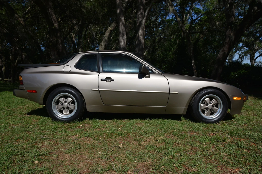 1984 Porsche 944 - Image 5 of 31