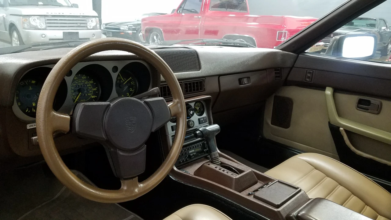 1984 Porsche 944 - Image 10 of 31