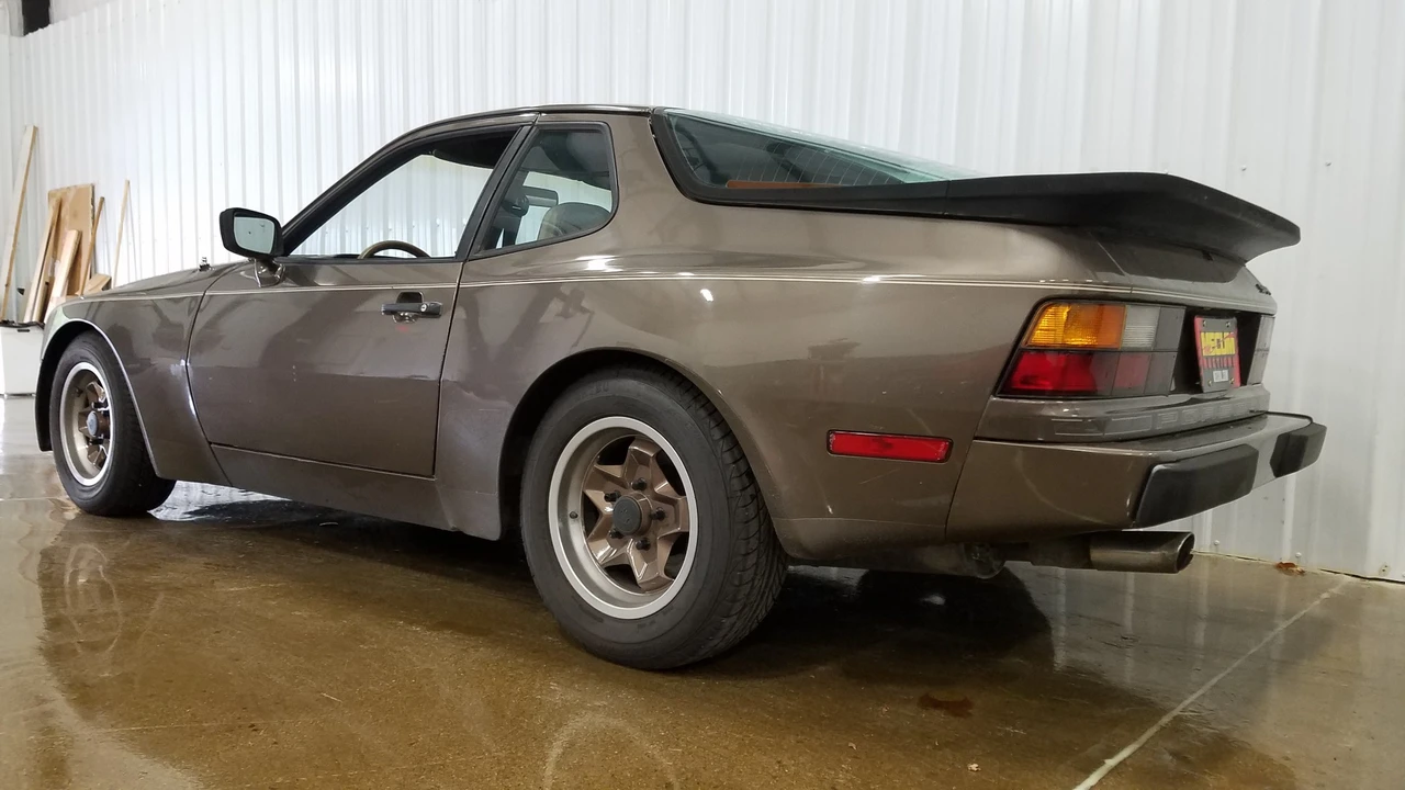 1984 Porsche 944 - Image 5 of 31