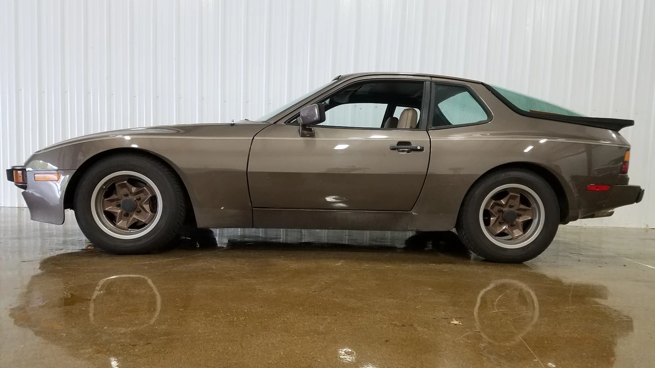 1984 Porsche 944 - Image 3 of 31