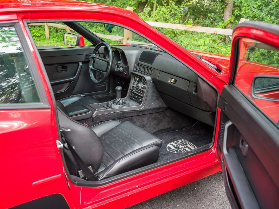 1984 Porsche 944 - Image 10 of 14
