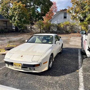 1984 Porsche 944 Base
