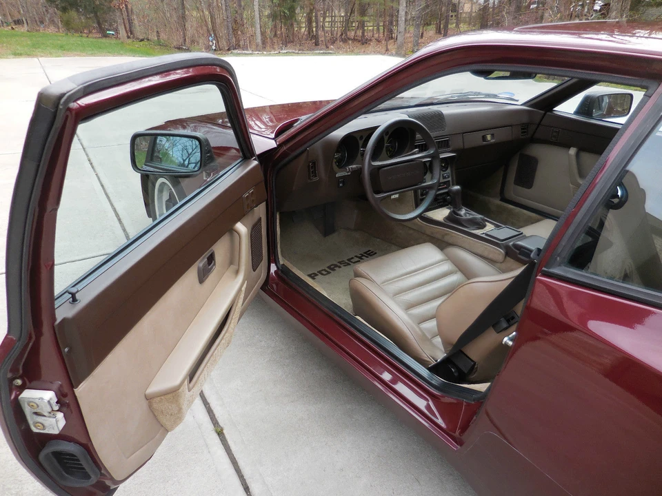 1984 Porsche 944 - Image 2 of 10