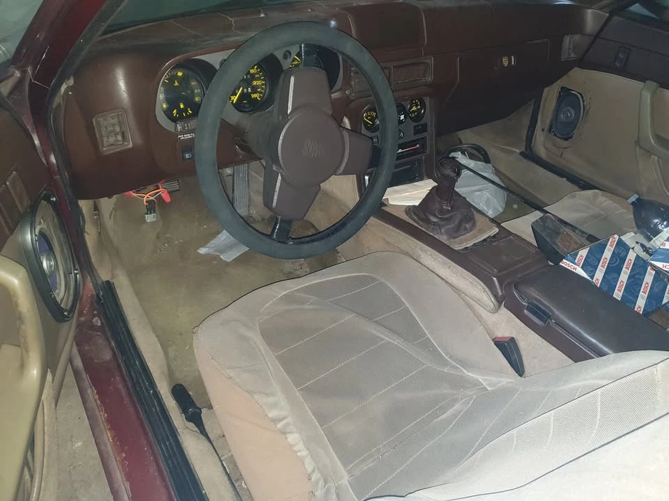 1984 Porsche 944 - Image 6 of 10