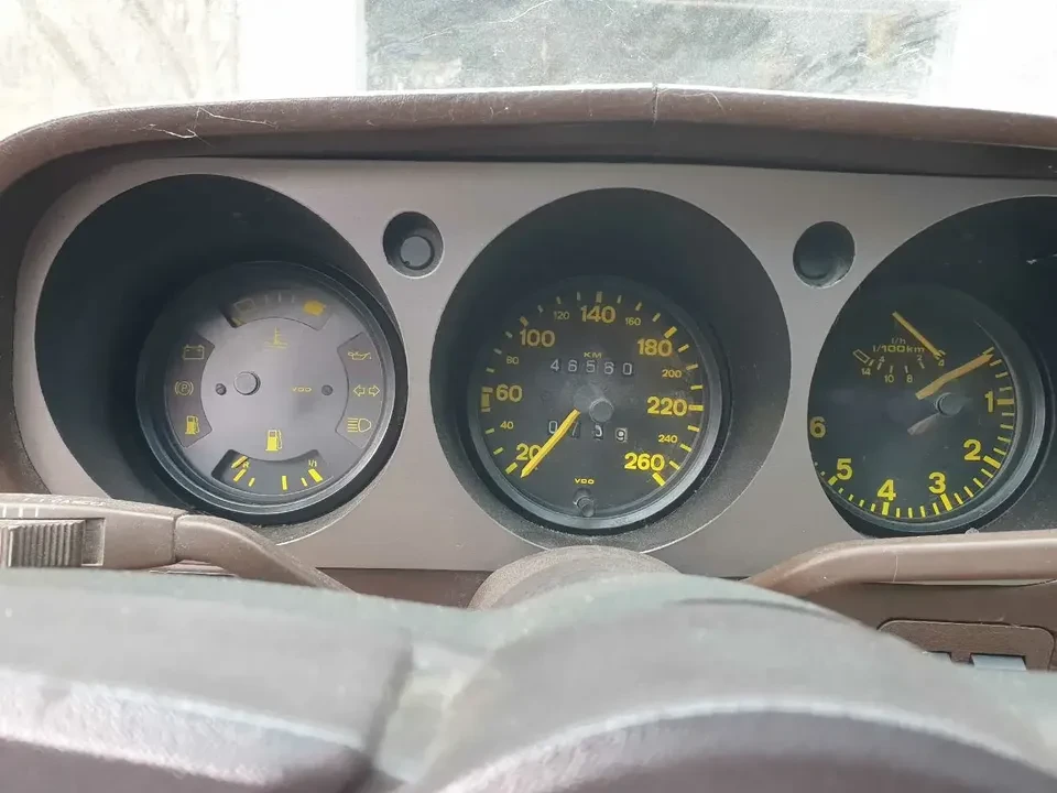 1984 Porsche 944 - Image 8 of 10