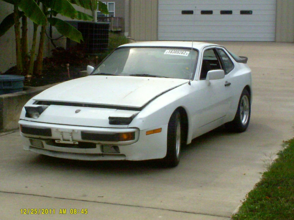 1984 Porsche 944 - Image 5 of 15