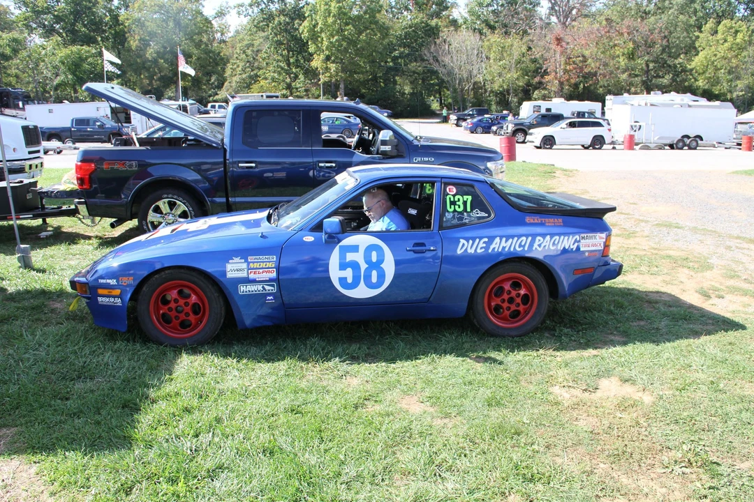 1984 Porsche 944 - Image 2 of 5