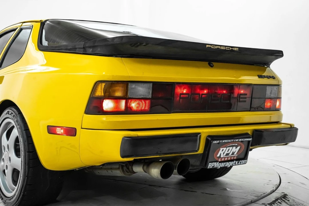 1984 Porsche 944 - Image 12 of 31
