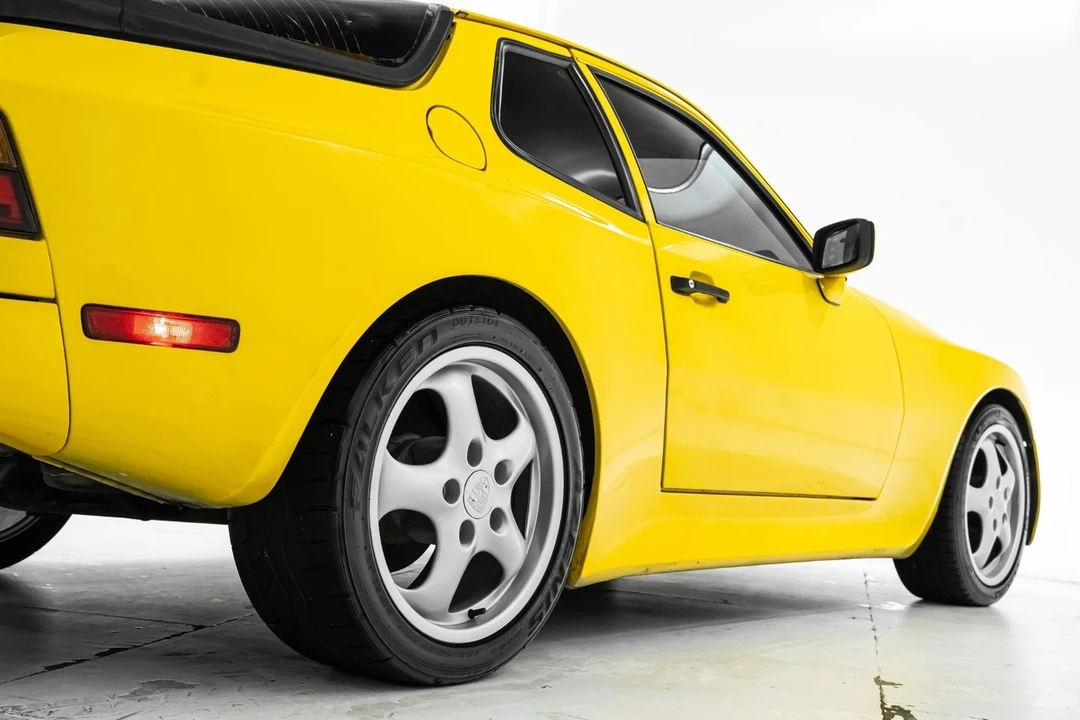 1984 Porsche 944 - Image 14 of 31